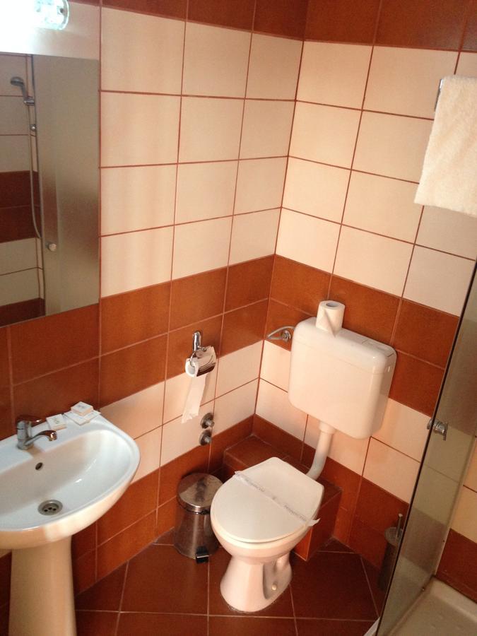 Hotel Romantik Balauseri Ngoại thất bức ảnh